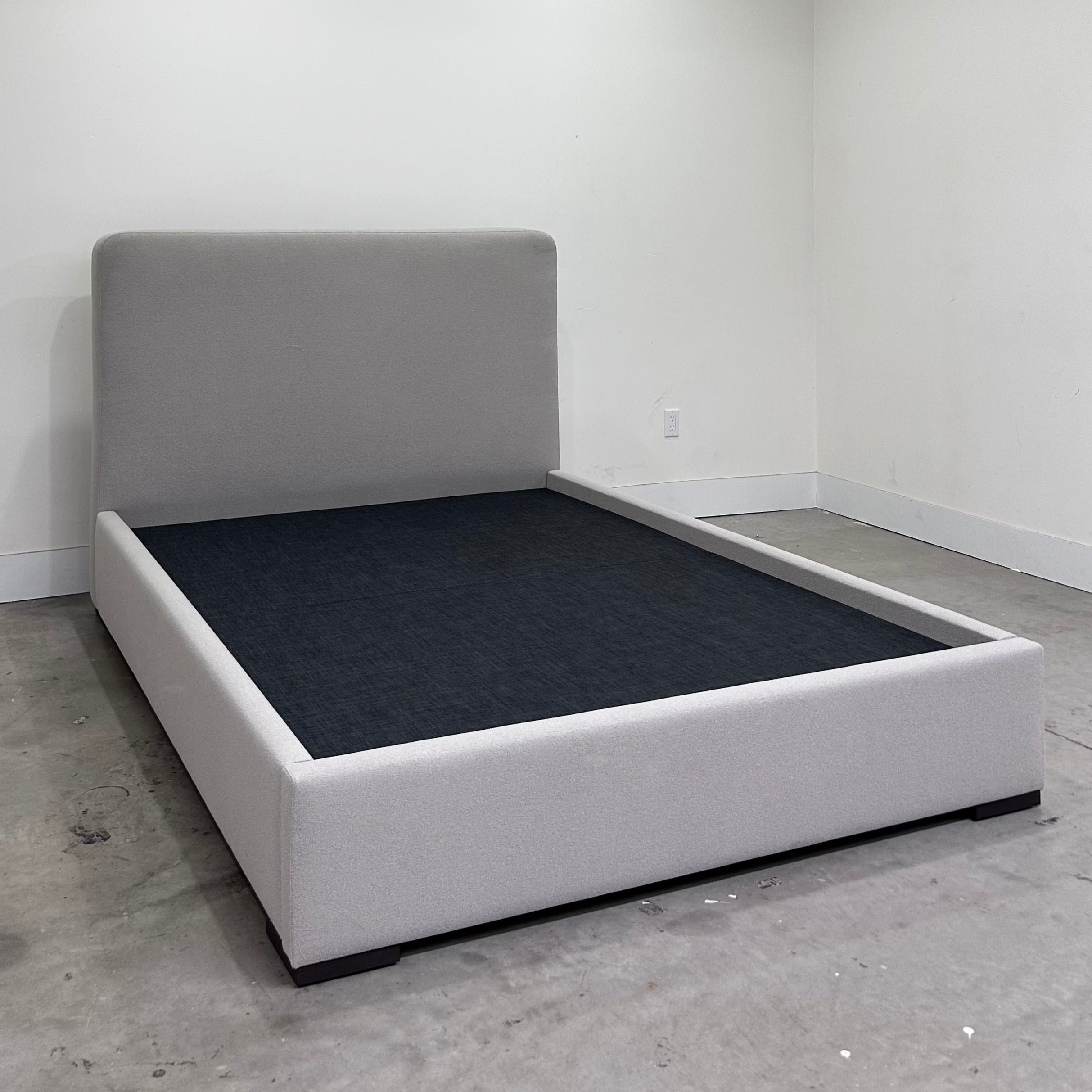48”H Kirsten Queen Bed